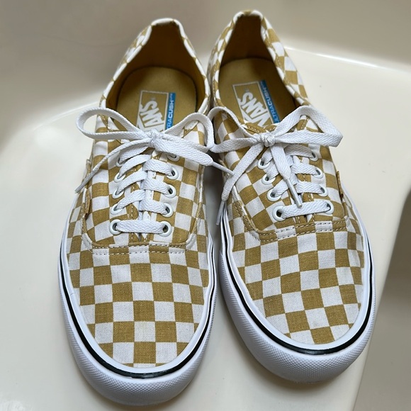 Vans Men's Yellow Checkered Sneakers size 10.5 - Picture 1 of 9
